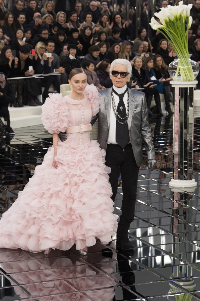 karl-lagerfeld-haute-couture-2017-a
